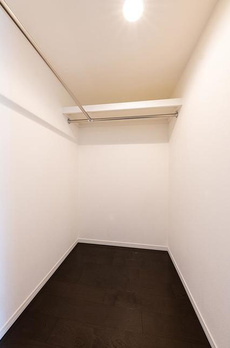 小田急コアロード六本木フロンテ 