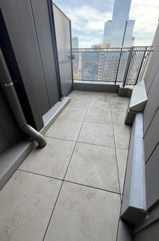 ＧＬＯＢＡＬ　ＦＲＯＮＴ　ＴＯＷＥＲ 