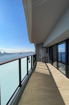 ＨＡＲＵＭＩ　ＦＬＡＧ　ＳＥＡ　ＶＩＬＬＡＧＥ　Ｅ棟 