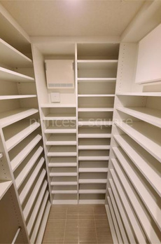 ＭＩＤ　ＴＯＷＥＲ　ＧＲＡＮＤ 