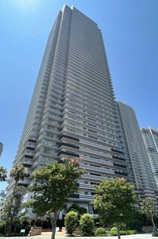 Ｗ　Ｃｏｍｆｏｒｔ　Ｔｏｗｅｒｓ　ＥＡＳＴ 
