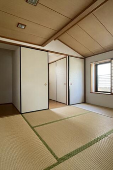アリス館 