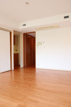 表参道ヒルズ　ゼルコバテラス　イースト 