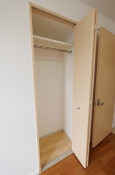 Christopher Hills 