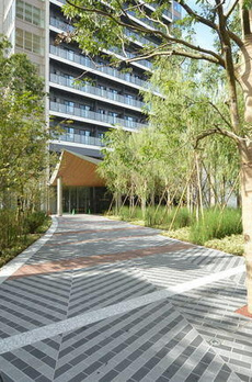 ＭＩＤ　ＴＯＷＥＲ　ＧＲＡＮＤ 