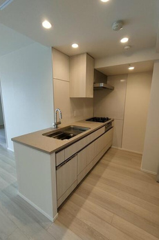 ＭＩＤ　ＴＯＷＥＲ　ＧＲＡＮＤ 