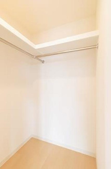 フォンターナ入谷 