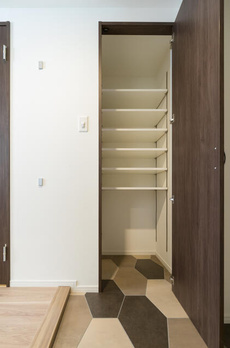 Ｂ　ＣＩＴＹ　ＡＲＴ　ＲＥＳＩＤＥＮＣＥ　ＫＩＴＡＺＡＷＡ 