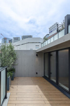 ＡＵＢＥ　ＴＡＫＡＮＡＷＡ 