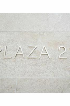 プラザ２１ 