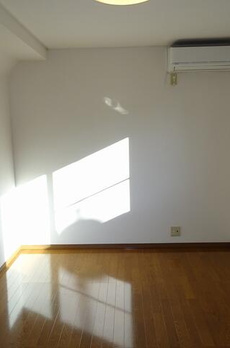 上落合２丁目貸家 