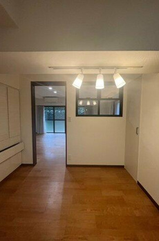 部屋番号：１－２階 