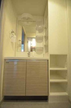ＡＭＰＨＩＯＮ 