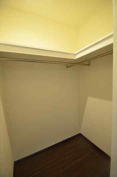 ＡＭＰＨＩＯＮ 