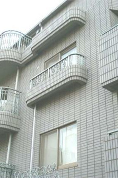 ラスターハウス 