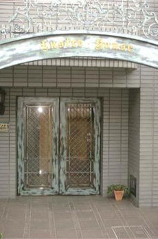 ラスターハウス 