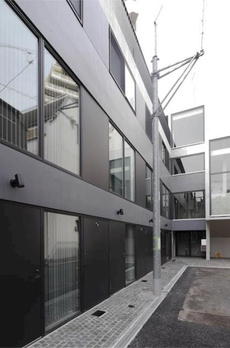 ＤＯＵＢＬＥ　ＣＯＵＲＴ 
