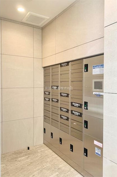 ＭＯＤＩＥＲ　ＫＯＭＡＺＡＷＡ 