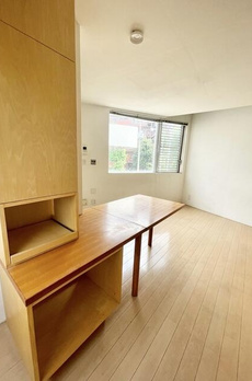 五本木３丁目戸建 