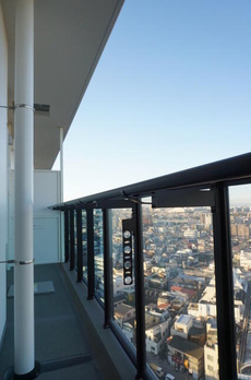 ＴＨＥ　ＴＯＷＥＲ　ＪＵＪＯ 