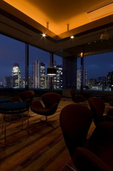 ファーストリアルタワー新宿 