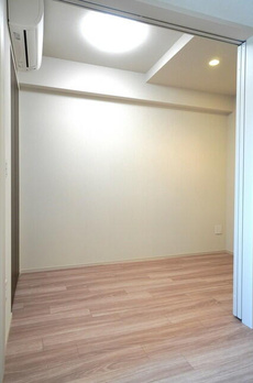 Ｂｒｉｌｌｉａ　ｉｓｔ　上野稲荷町 