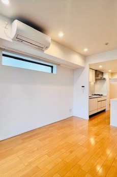 アパートメンツ三田 