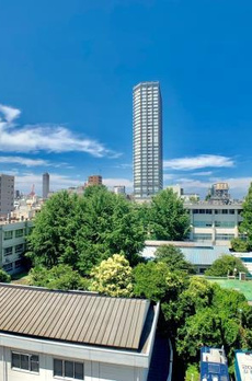 Ｂｒｉｌｌｉａ　ｉｓｔ　新宿曙橋 