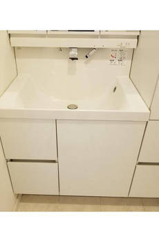 下馬一丁目戸建 
