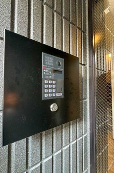Ｅｓｔｅｒｌａ　Ｒｏｐｐｏｎｇｉ 
