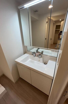 ＴＨＥ　ＲＯＯＭ 