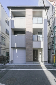 JADE.M 