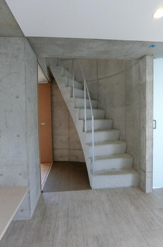 三組坂ｆｌａｔ 