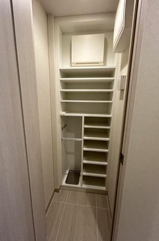 ＭＩＤ　ＴＯＷＥＲ　ＧＲＡＮＤ 