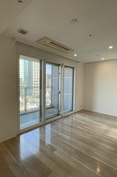 ＴＨＥ　ＲＯＰＰＯＮＧＩ　ＴＯＫＹＯ　ＣＬＵＢ　ＲＥＳＩＤＥＮＣＥ 