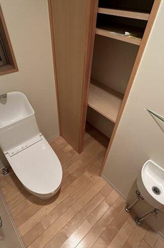 矢来町戸建 