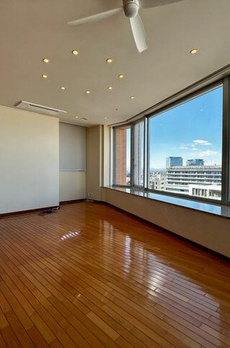 青山パークタワー 