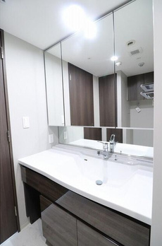 ＯＲＭＥ　ＣＯＵＲＴ　ＮＩＰＰＯＲＩ　ＥＡＳＴ 