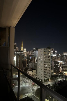 ＧＬＯＢＡＬ　ＦＲＯＮＴ　ＴＯＷＥＲ 