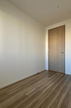 ＨＡＲＵＭＩ　ＦＬＡＧ　ＳＵＮ　ＶＩＬＬＡＧＥ　Ｄ棟 