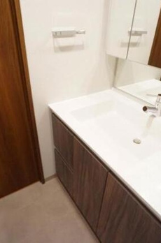 ＬＩＭＥＲＥＳＩＤＥＮＣＥ　ＨＩＫＩＦＵＮＥ 