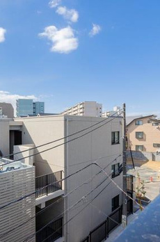 Ｌａ　Ｐｅｒｌａ　Ｍｅｇｕｒｏ－Ｈｉｇａｓｈｉｙａｍａ 