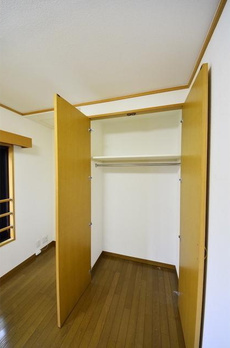 ラ・ファミーユ壱番館 