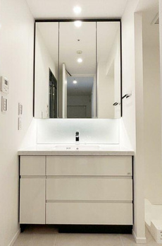 ＷＯＲＬＤ　ＴＯＷＥＲ　ＲＥＳＩＤＥＮＣＥ 