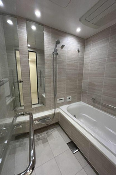 ＷＯＲＬＤ　ＴＯＷＥＲ　ＲＥＳＩＤＥＮＣＥ 