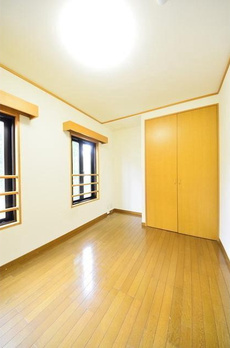 ラ・ファミーユ壱番館 