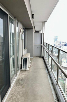 ＧＬＯＢＡＬ　ＦＲＯＮＴ　ＴＯＷＥＲ 