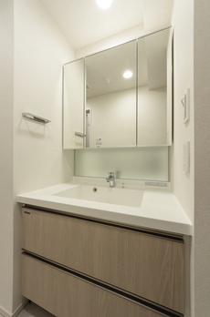 ＴＨＥ　ＡＫＡＳＡＫＡ　ＲＥＳＩＤＥＮＣＥ　Ｓ．Ｏ．Ａ．　－ｓｐｉｒｉ 