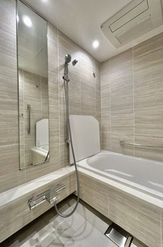 ＷＯＲＬＤ　ＴＯＷＥＲ　ＲＥＳＩＤＥＮＣＥ 