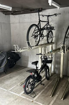 フラッツ三金 